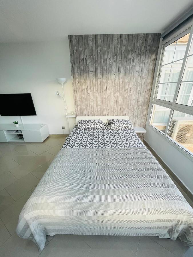 Apartamento La Torre 1337 Precioso, Moderno Y Con Piscina Torremolinos Luaran gambar
