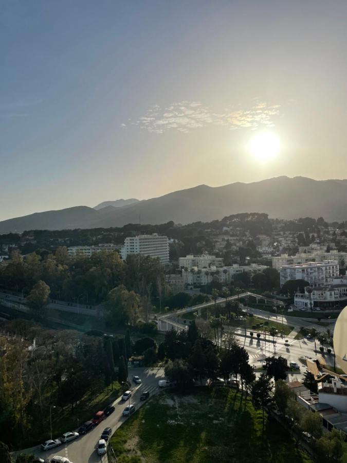 Apartamento La Torre 1337 Precioso, Moderno Y Con Piscina Torremolinos Luaran gambar
