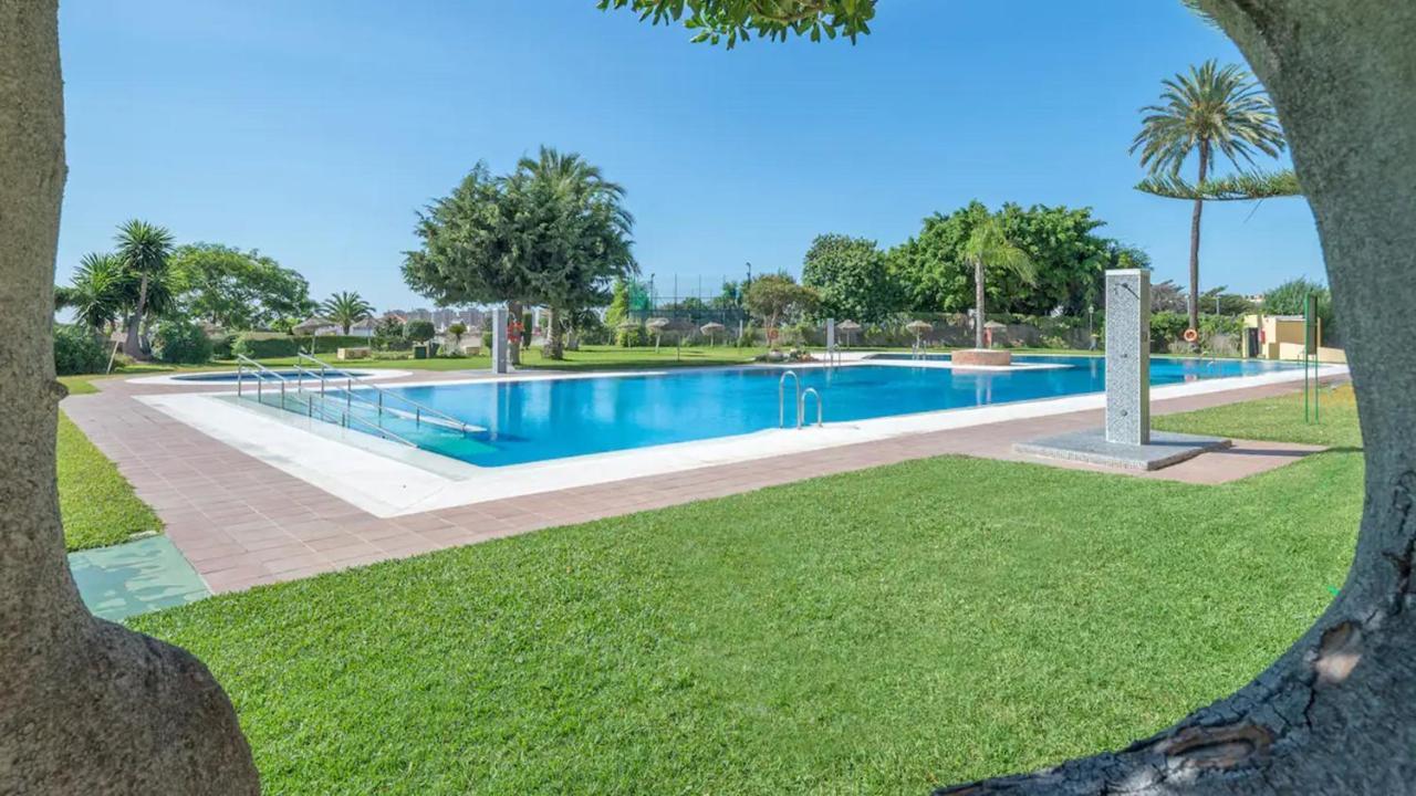 Apartamento La Torre 1337 Precioso, Moderno Y Con Piscina Torremolinos Luaran gambar